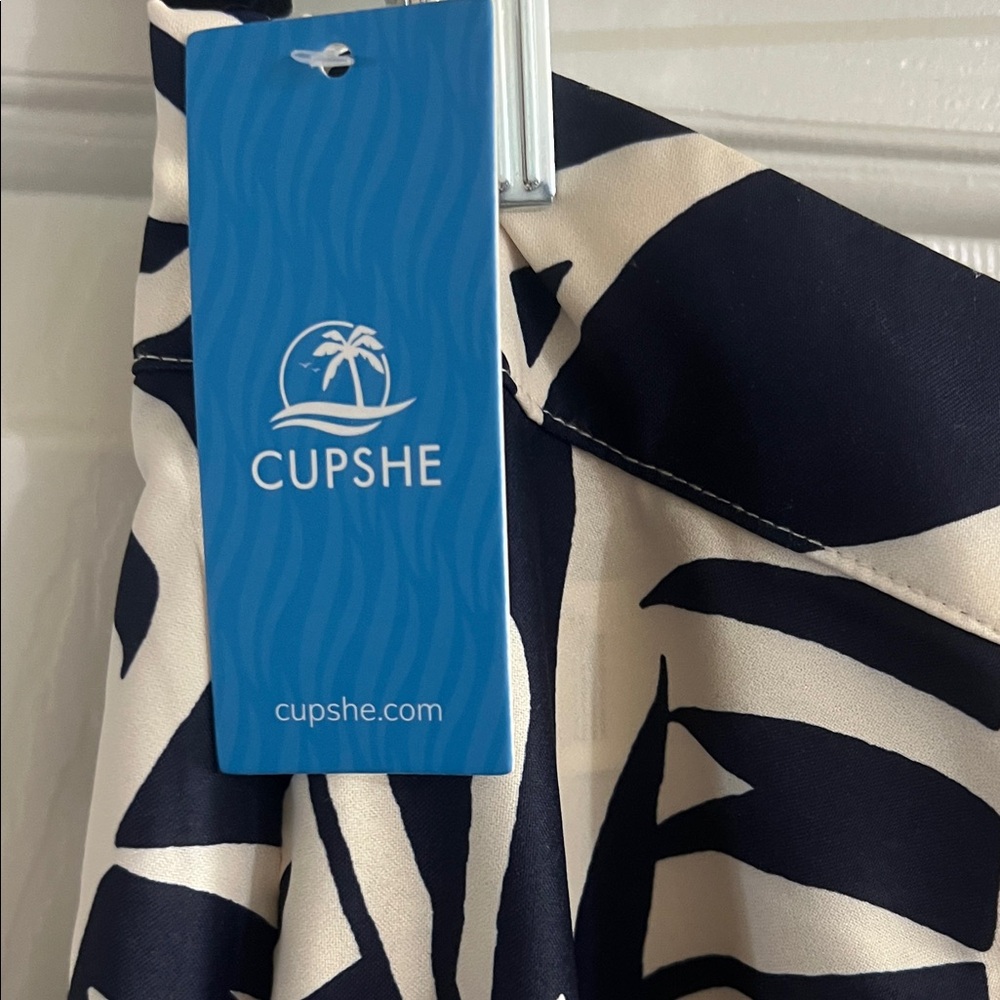 Cupshe Navy and Cream Leaf Print Wide Leg Pants - Picture 3 of 3